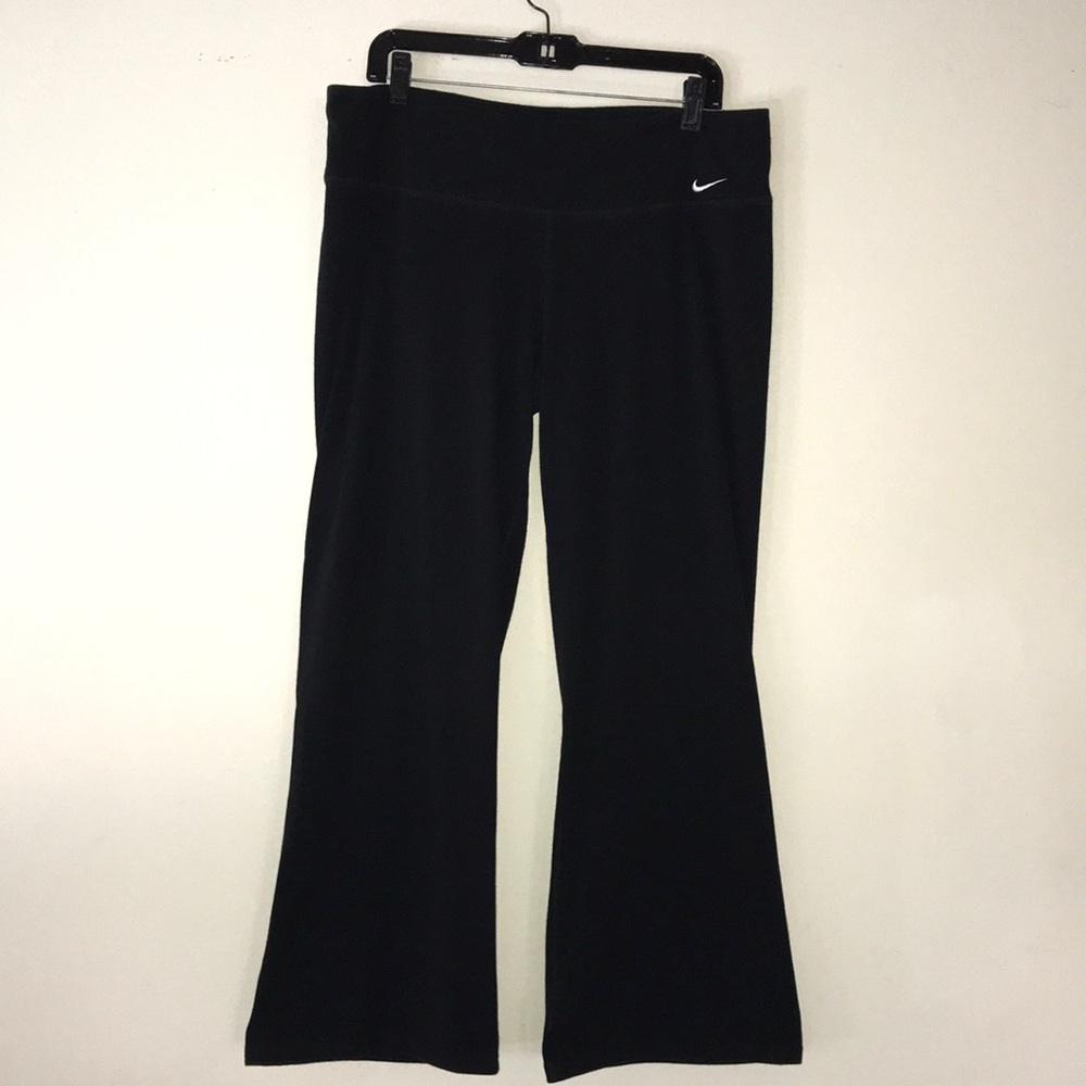 Pull on wide leg work out yoga pants Nike Dri Fit